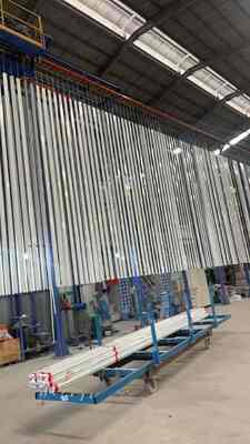 ELectricstatic Powder Spraying  Customized Parameter for Customers  Vertical Powder Coating Line for Aluminum Profiles